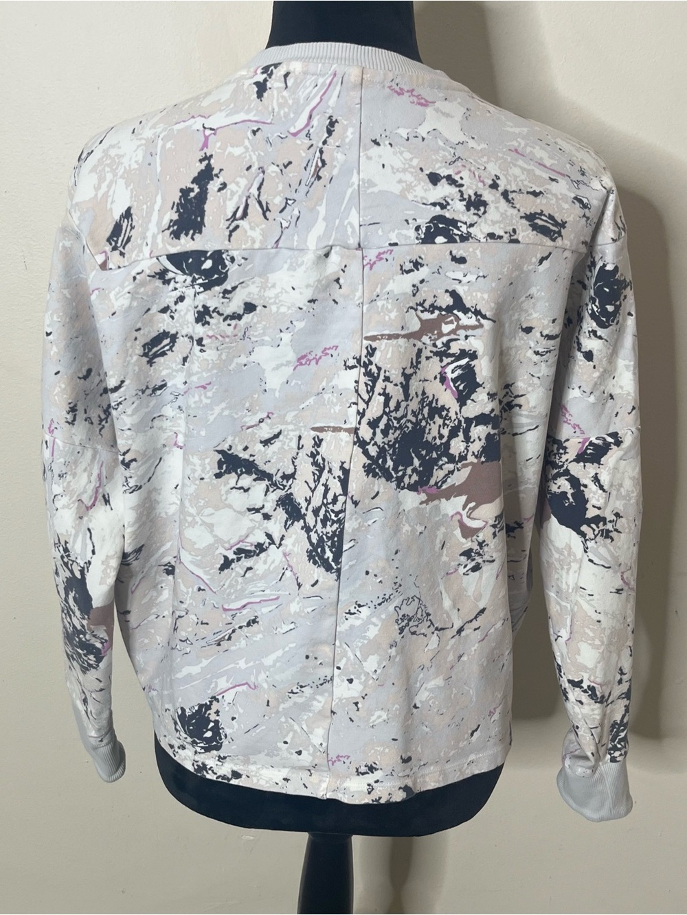 Gymshark Marble-Print Cropped Hi/Lo Crewneck Sweatshirt in White and Black Sz S - Picture 8 of 13